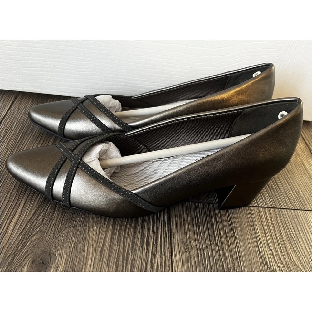 easy street Pump Shoes Size 7.5